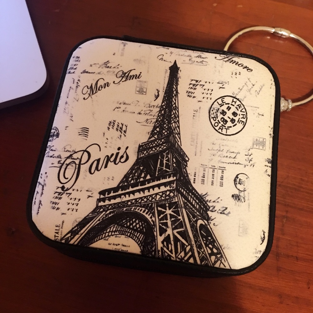 Jewelry box